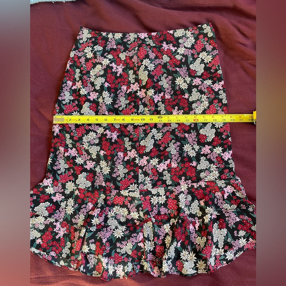 Ann Taylor Factory Japanese Inspired Floral Women's Skirt - Red and Black - Picture 4 of 7